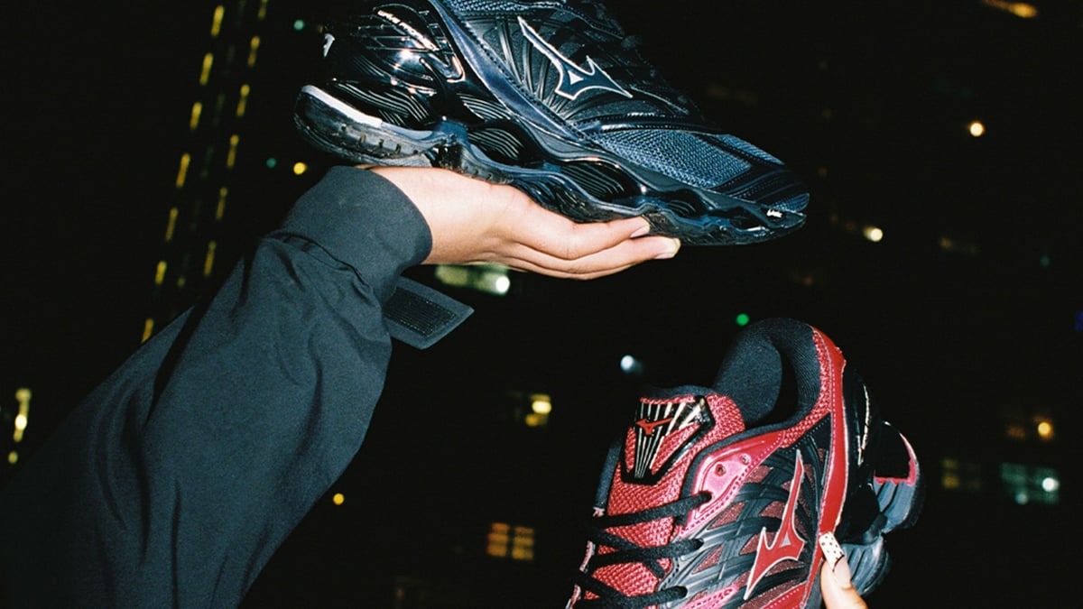 ミズノがライフスタイル向けスニーカー「ウエーブ プロフェシー LS」の