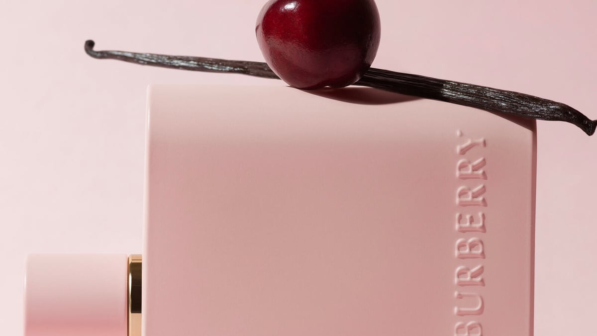 バーバリー ハー オードパルファム」をより濃密に コレクション初の