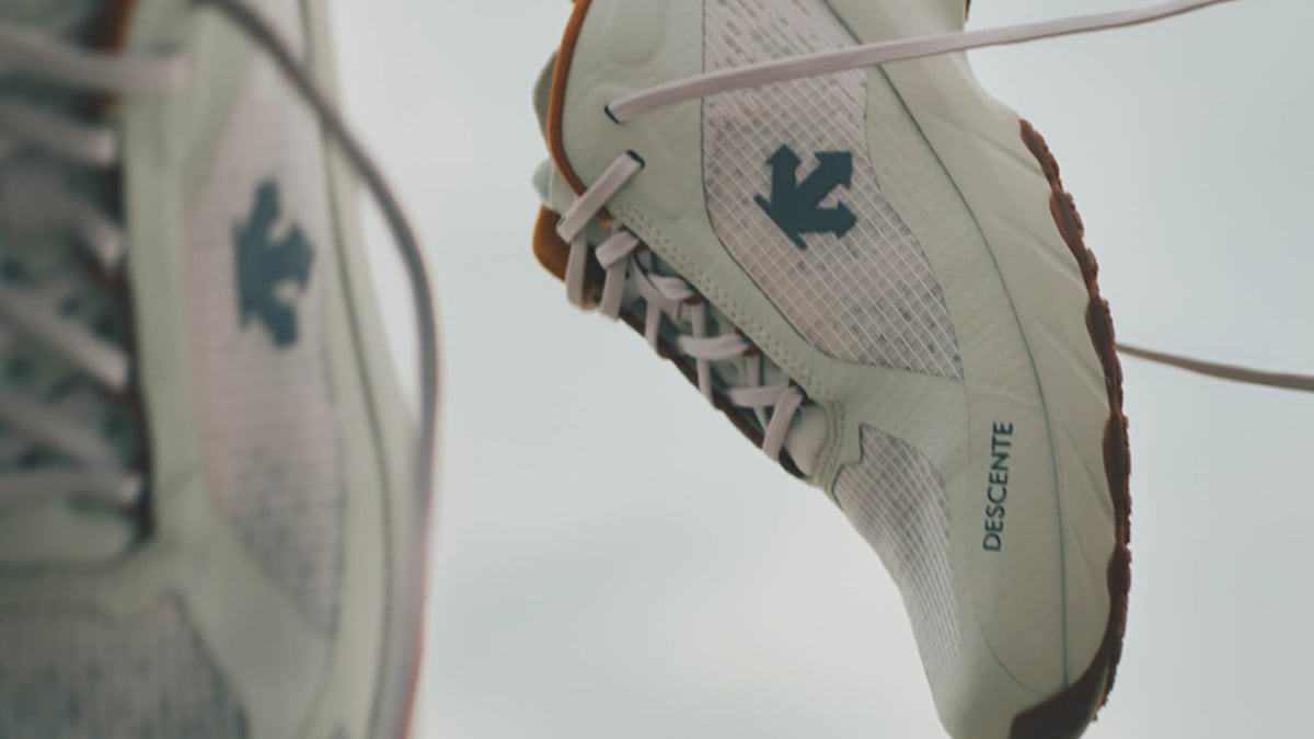 デサントが蒸れ軽減を掲げた新作軽量シューズ「トルヴェント」を発売