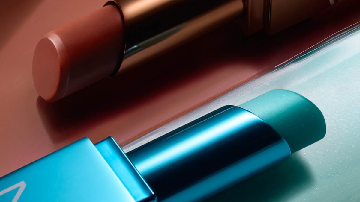 2026年夏コスメ】NARS：オリエンタルな輝きを放つリップ2種
