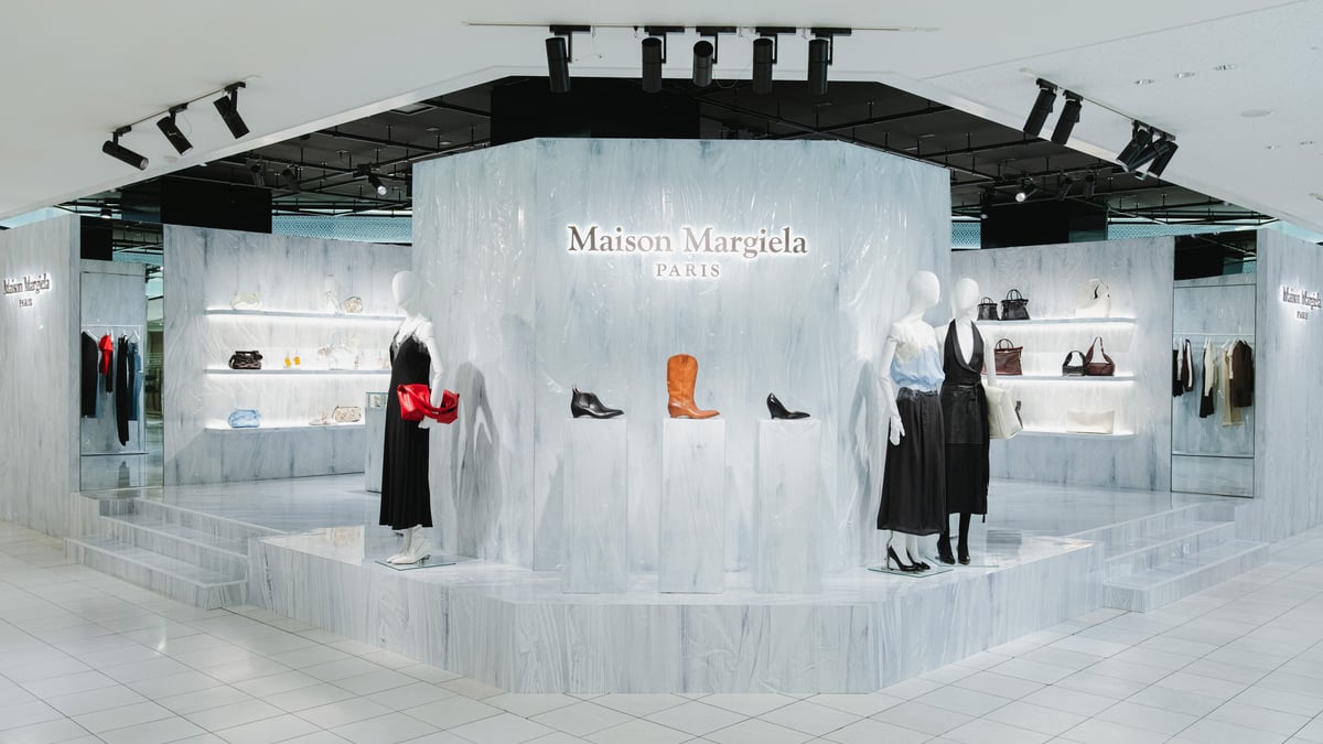 マルジェラ ルックブック2014AW LINE④ ①コレクション 特別布張り仕様 新生「メゾン マルジェラ」を堪能 伊勢丹新宿店で春夏の新作が揃う