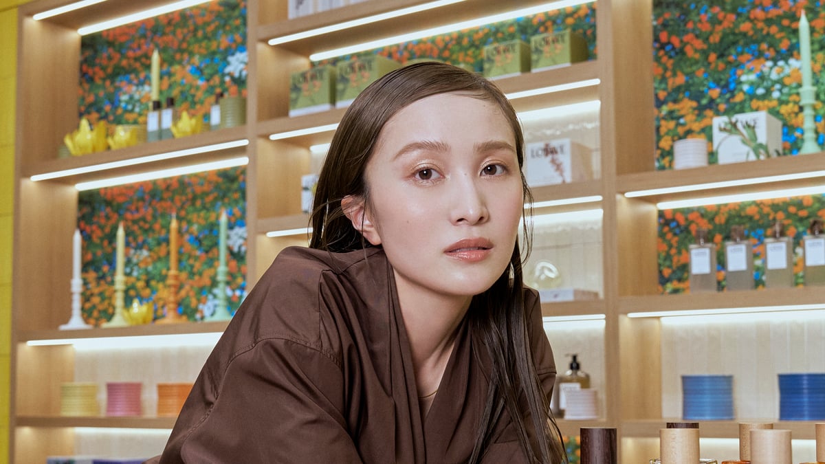 百田夏菜子がロエベ パルファム銀座三越に来店 メゾンらしいユニークな