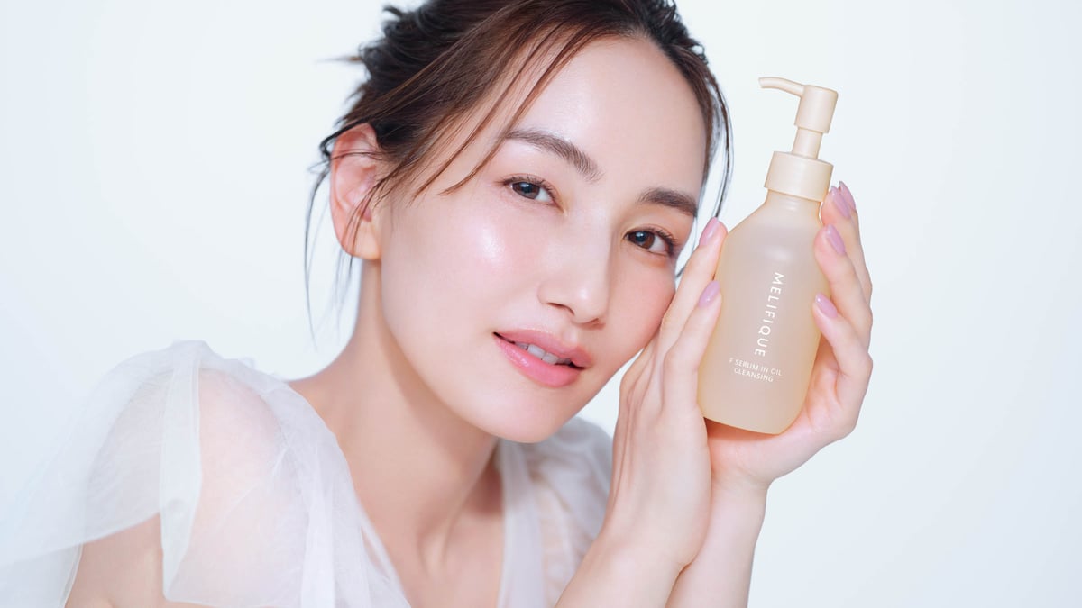 モデル辻元舞の「メリフィーク」から新製品 「クレンジングで肌の調子