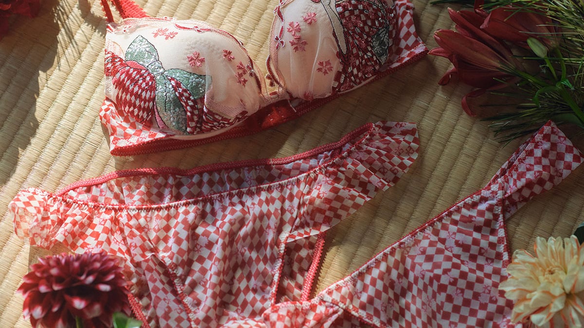 こはる様 リクエスト 2点 まとめ商品 Ravijour PEACH JOHN ピーチ・ジョン「巨匠のブラ」シリーズから喜多川歌麿の代表作モチーフ