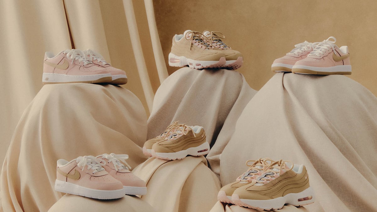 KITH キス　ロゴレギンス　ベージュ Kithとナイキがコラボ 「Linen」カラーウェイのフルファミリー