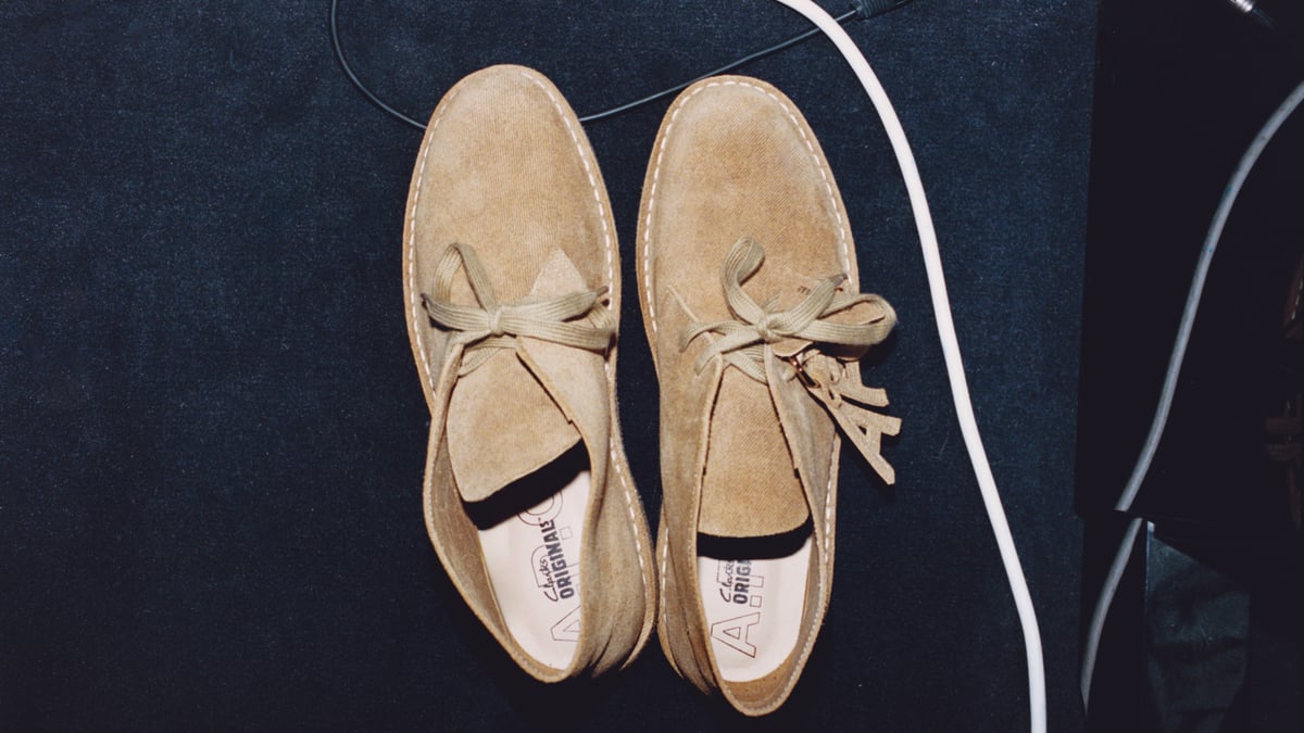 A.P.C.がクラークス オリジナルズとコラボ、デザートブーツと 