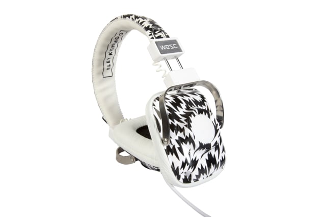 ELEY KISHIMOTOプリントのWeSCヘッドフォン 発売