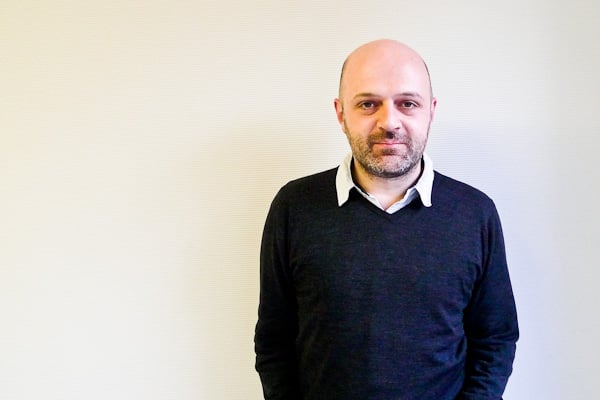 インタビュー］ファッションの領域を超えるデザイナーHussein Chalayan