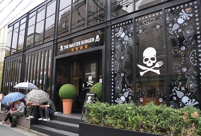 ラスト間近mastermind JAPAN人気衰えず コラボバーガー店も盛況