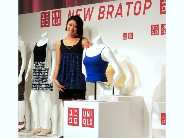 ユニクロ3代目ブラトップガールに山田優、ブラをしない自由を