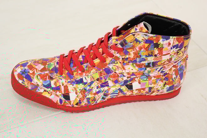 サイケデリック山本 オニツカタイガーと山本寛斎が初コラボ サイケデリックなシューズ発売