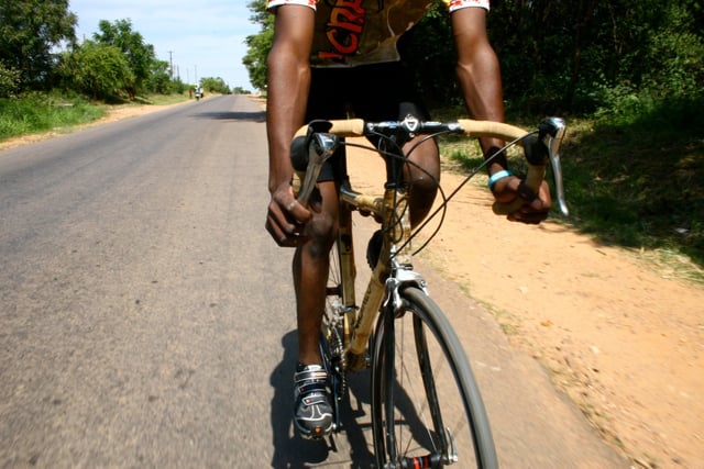 アフリカ南部で生まれたハンドメイドのバンブーバイク 日本上陸