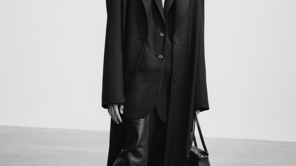 THEROW-2021fall-top-001.jpg