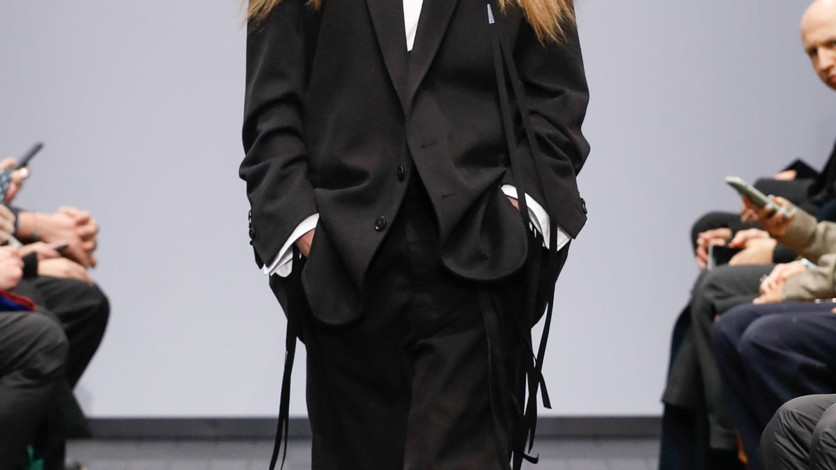 ANNDEMEULEMEESTER-2022ss-top-