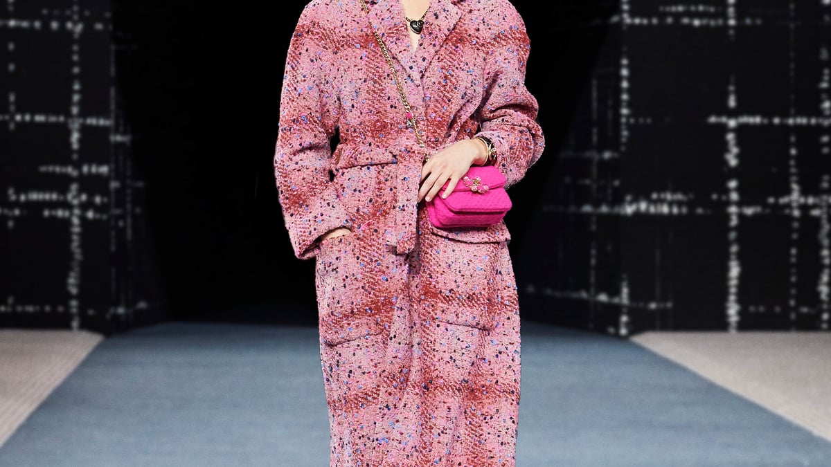 CHANEL-2022aw-top-001.jpg