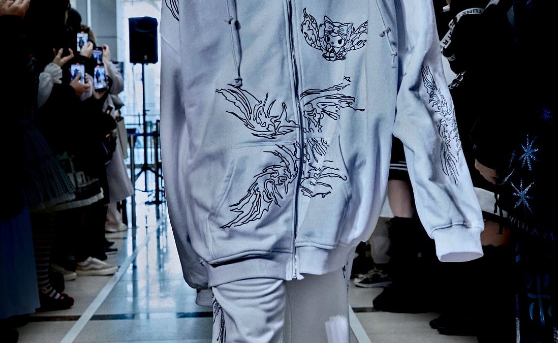 トップス Ikumi CHIFFON TWIST 2 – isseymiyake.com