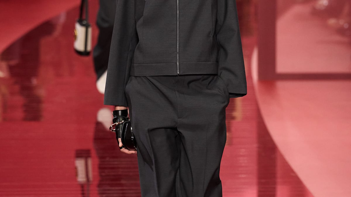 GUCCI ストロベリー パンツ 春夏ランウェイ GUCCI ストロベリー パンツ 春夏ランウェイ