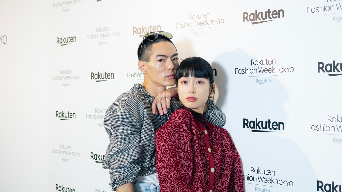 Street Style - 東京 - 岩崎拓馬／吉倉あおいさん - 2022年08月
