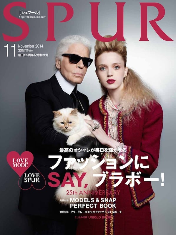 カール・ラガーフェルドが愛猫シュペットと雑誌SPURの表紙に