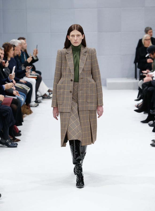 バレンシアガ」デムナ・ヴァザリアによる初のコレクション発売、限定店