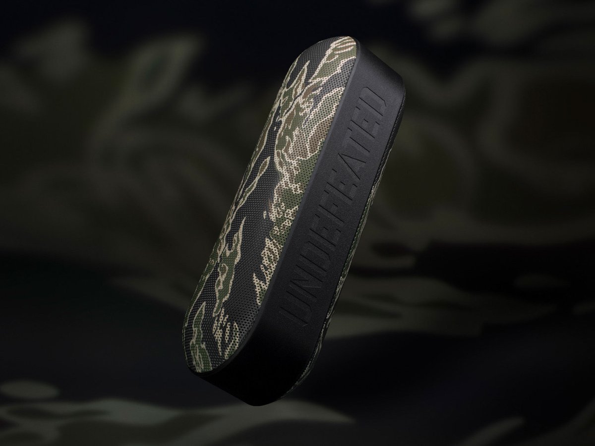 beats Pill+コラボUNDEFEATEDリミテッドエディション カモ柄 ビーツ