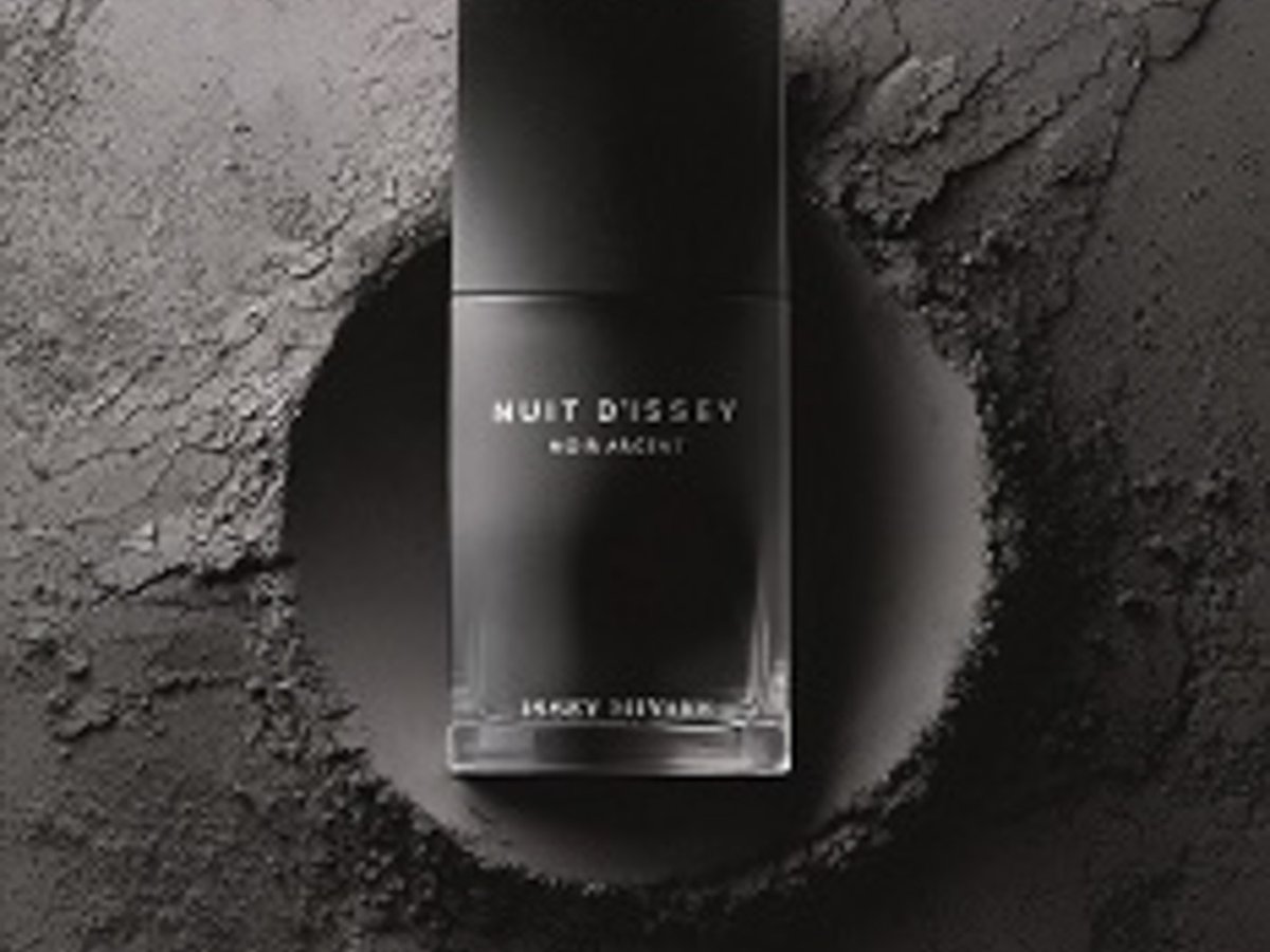 issey_miyake_noir_001.jpg