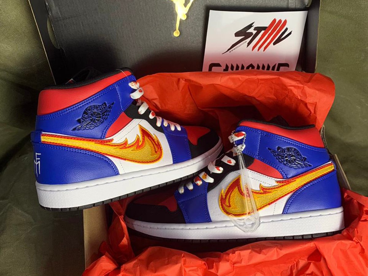 still alive Nike Air Jordan フレイムロゴスニーカー still alive Nike Air Jordan フレイムロゴスニーカー