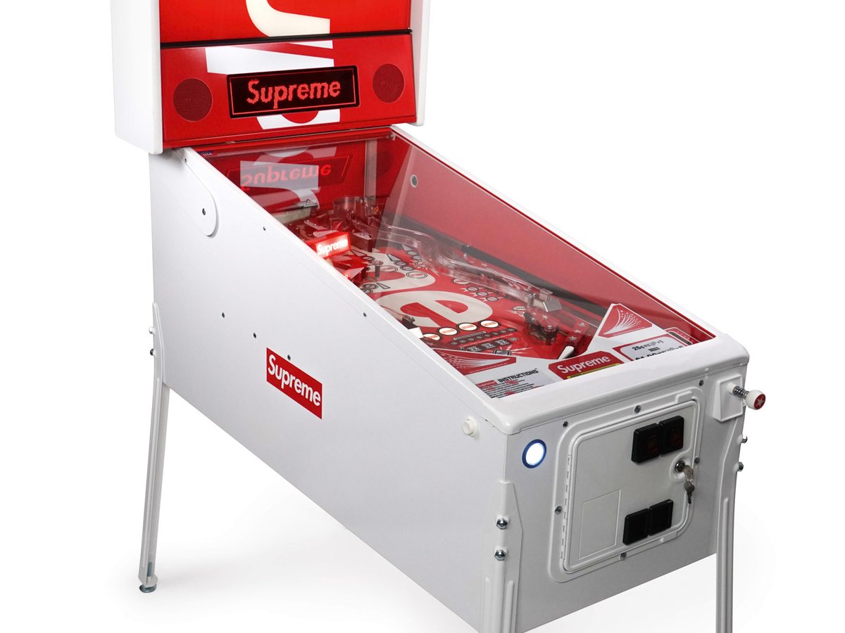 supreme-auction-0516_004.jpg