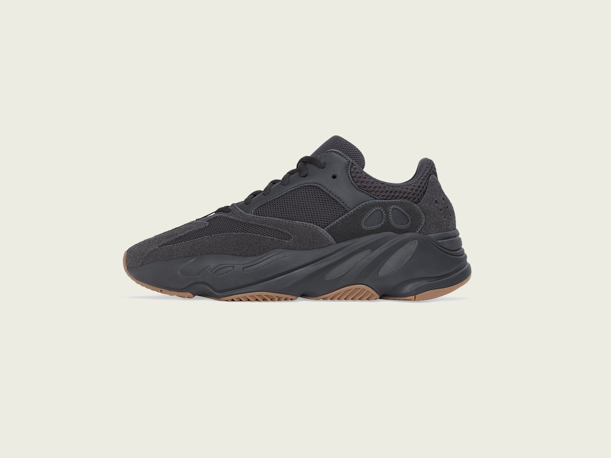 アディダス×カニエ・ウェスト、ブラックを基調にした「YEEZY BOOST 700
