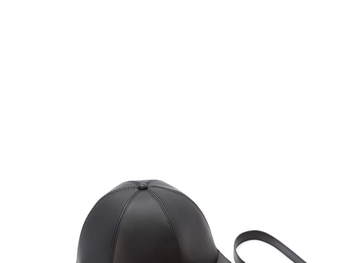 J.W ANDERSON(ジェイ ダブリュー アンダーソン) キャップ　黒 JW ANDERSON(ジェイ ダブリュー アンダーソン)商品ページ