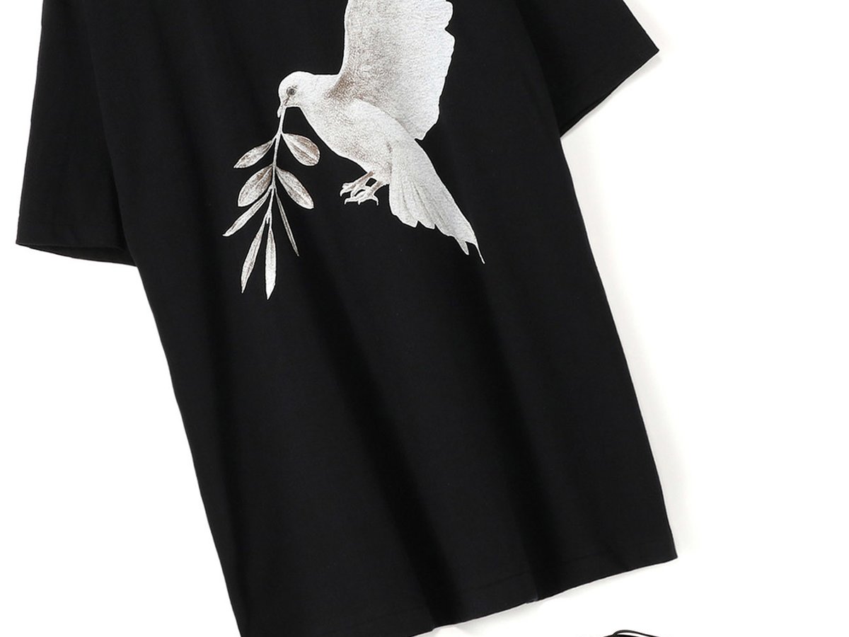 ヨウジヤマモト プリュス ノアールがTシャツとマスクのセットをEC限定