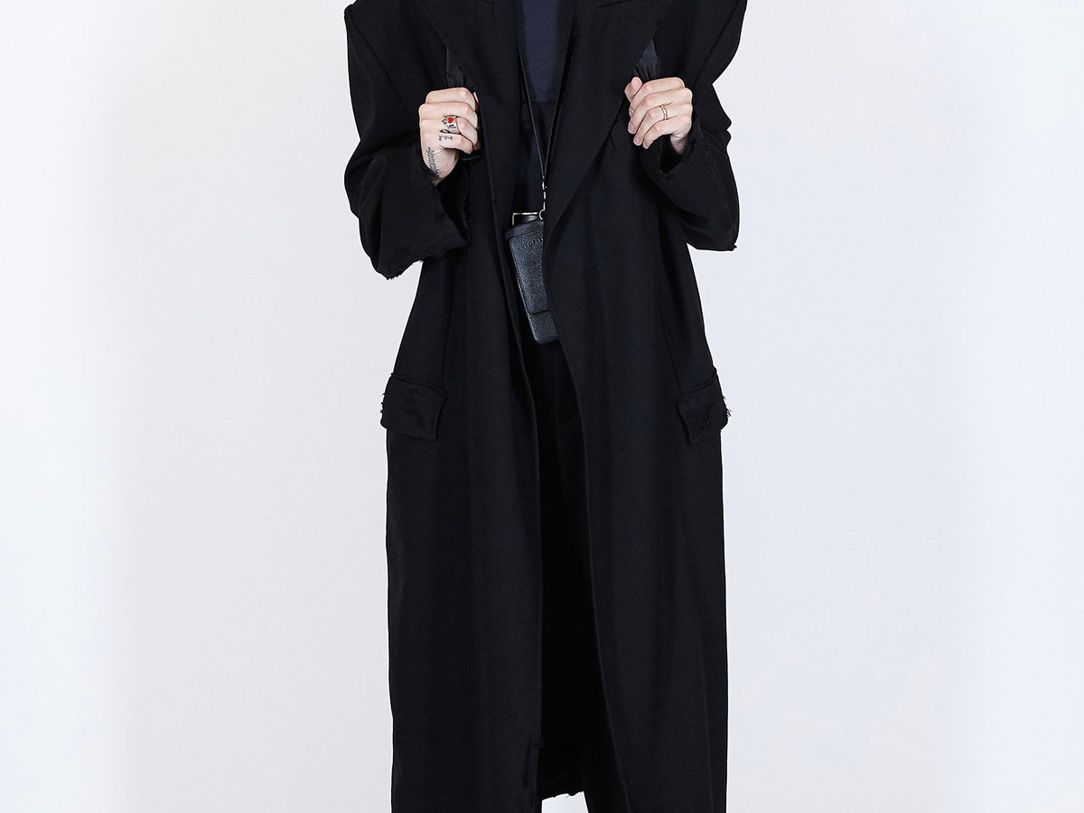 バネ付きスニーカーで定点ジャンプした「バレンシアガ」2021年プレ