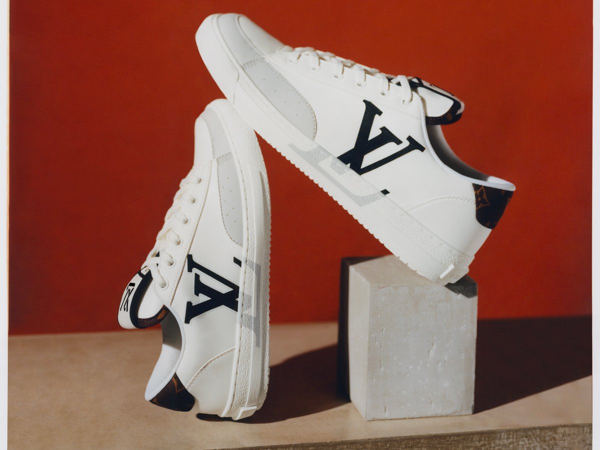 lv-unisex-sneakers-210727-001.jpg