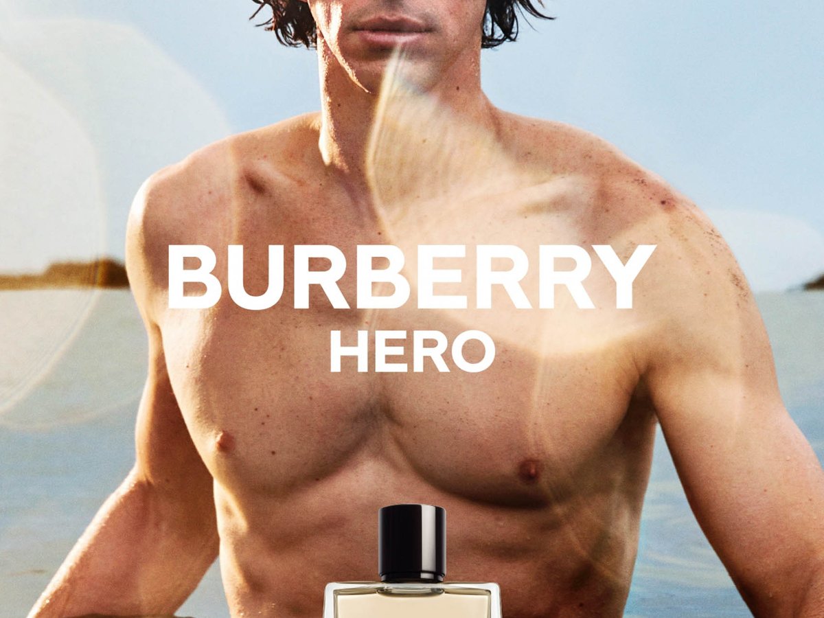 リカルド・ティッシによる「バーバリー」初の香水、アダム・ドライバー