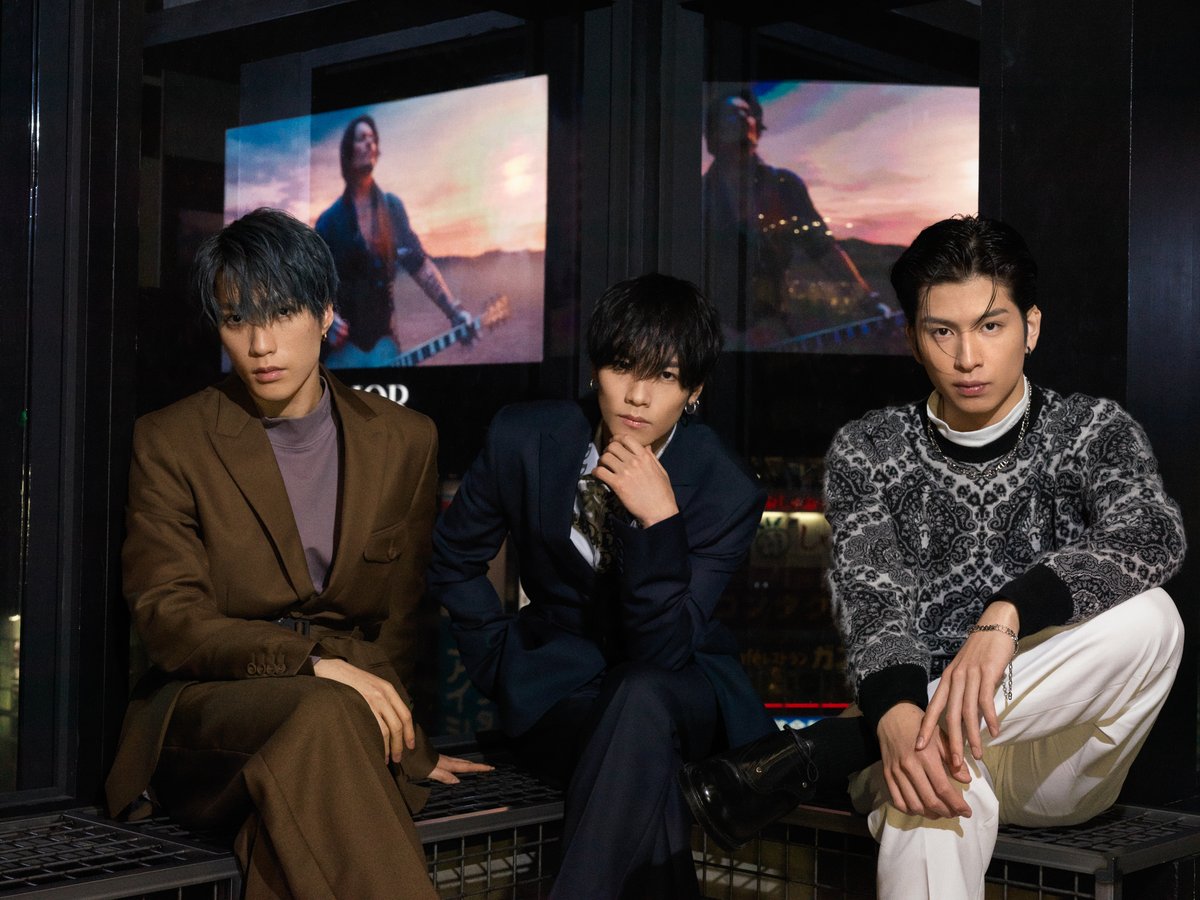 渋谷の交差点がディオールの香水「ソヴァージュ」に染まる THE RAMPAGE