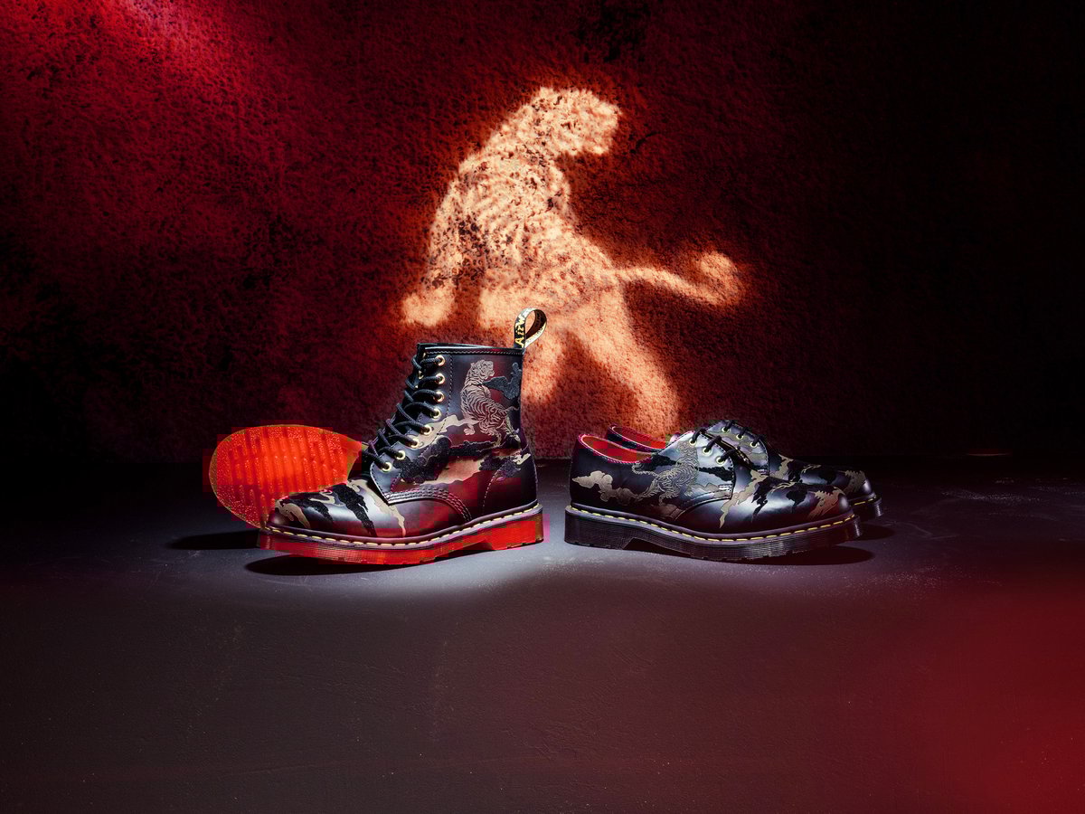 Dr.martens uk7 カラフル　タイダイ風 Dr.martens uk7 カラフル タイダイ風 - メルカリ