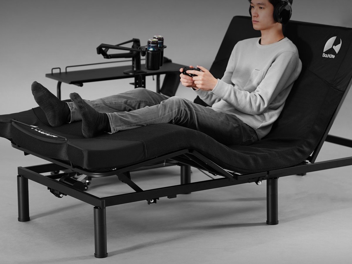 究極のごろ寝環境を現実に！Bauhutteから電動ゲーミングベッド