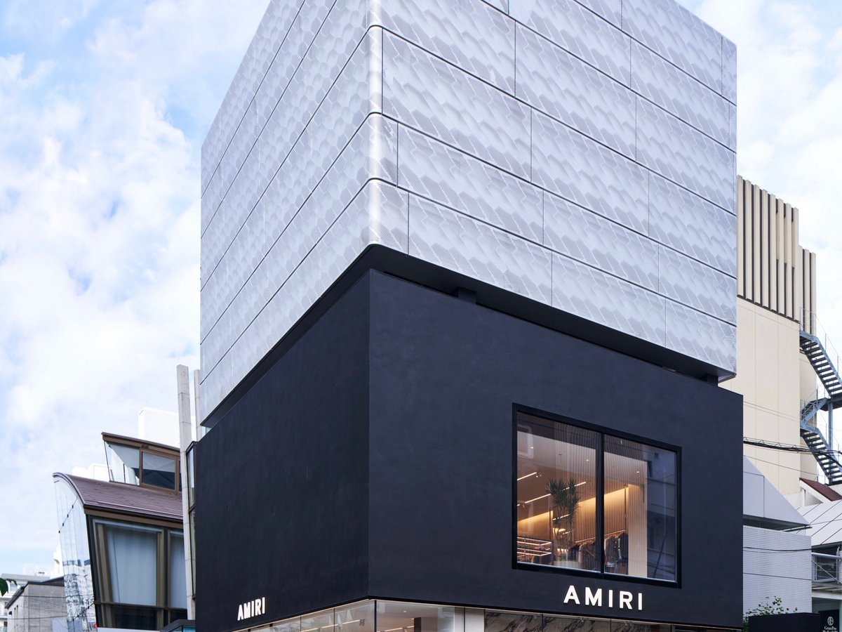 AMIRI」国内初の旗艦店が南青山にオープン、フルラインナップを展開