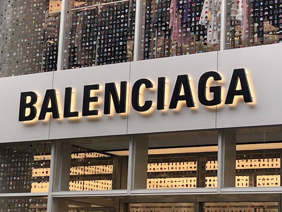 balenciaga-logo.jpg