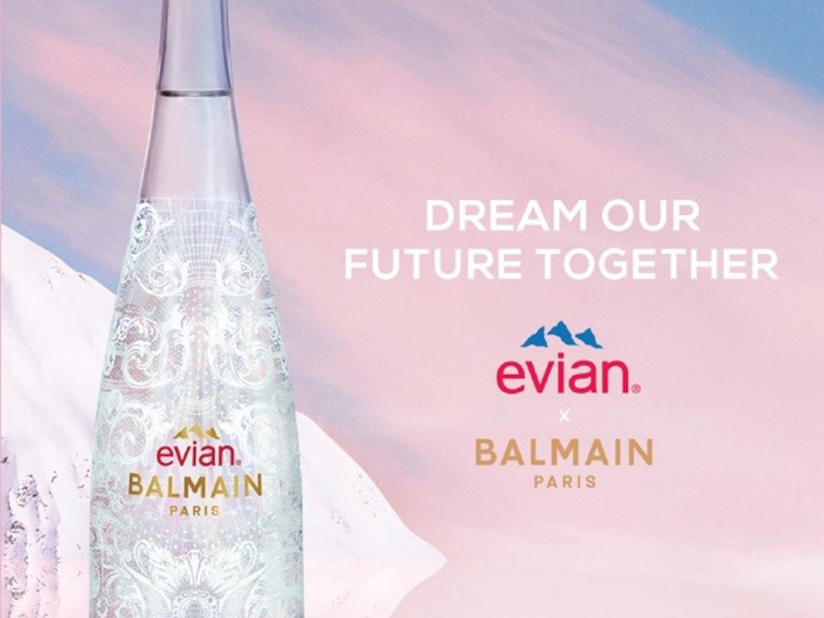 エビアン×バルマンの限定ボトルが登場 繊細なレースをデザイン