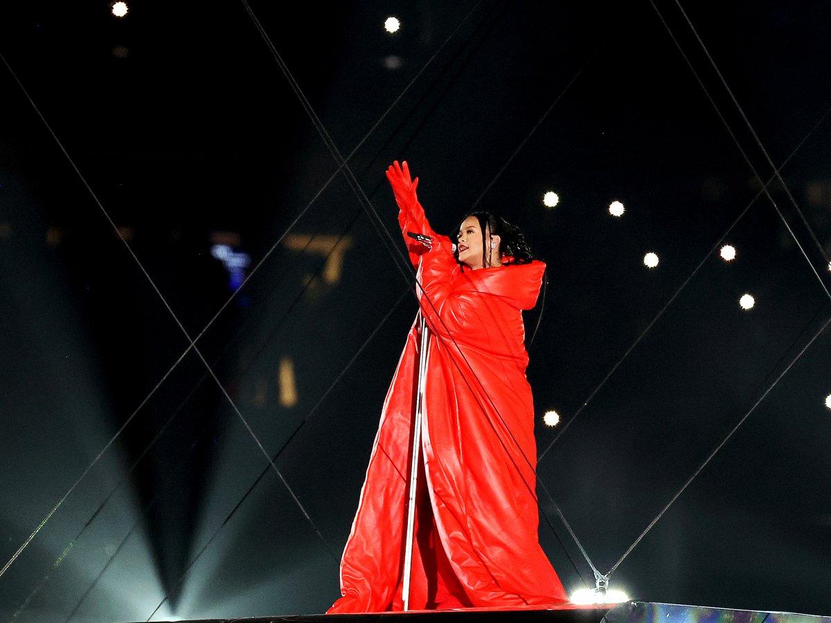 rihanna-superbowl-1.jpg