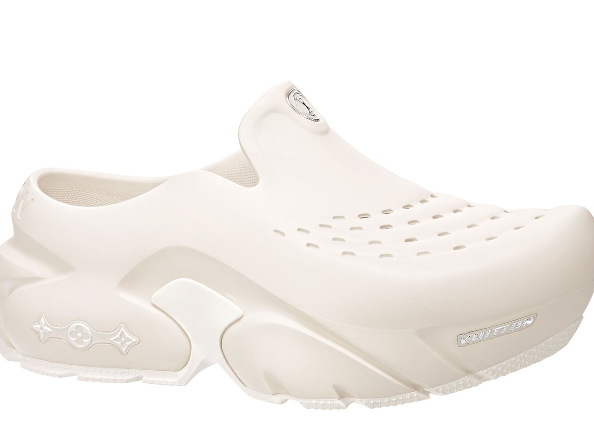 [最終割]　LVシャークサンダル　ブラック　サイズ7 ルイ·ヴィトン】オーバーサイズのスリッポン「LV シャーク