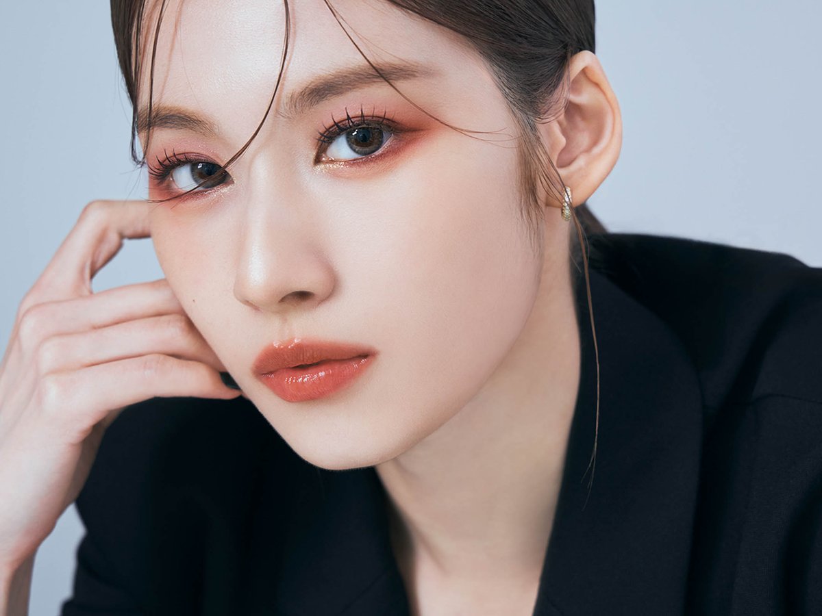 sana-ysl20231201-1.jpg