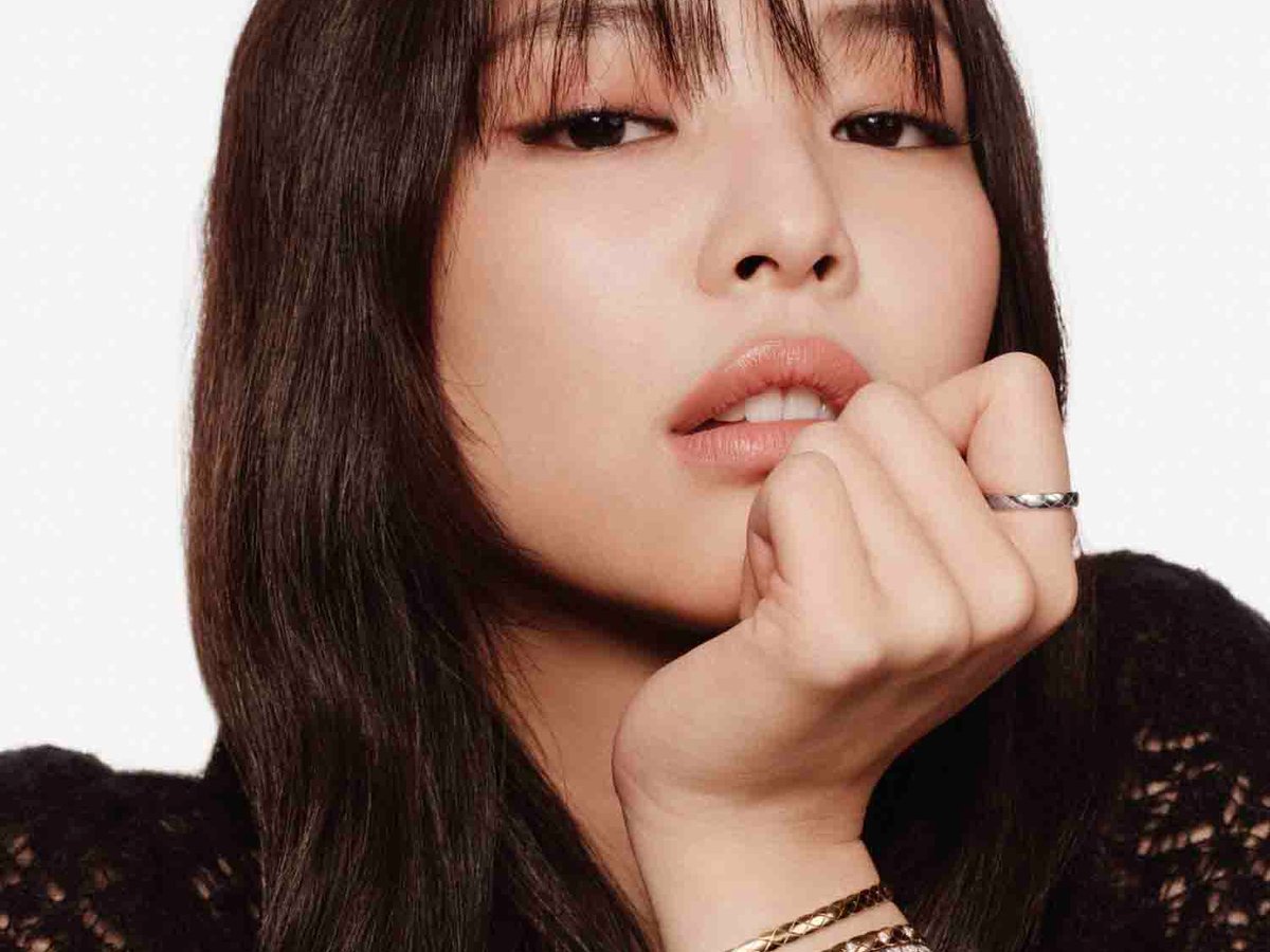 【スターの輝き☆】CHANEL バングル ジェニー着用 手元を煌びやかに☆CHANEL バングル ジェニー着用 スターの輝き