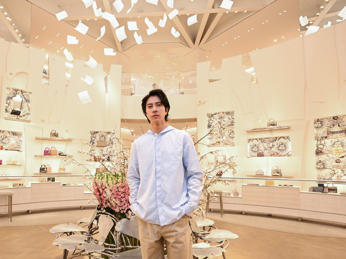 山下智久と訪れるパリ 「ディオール」本店で見つける特別なギフト