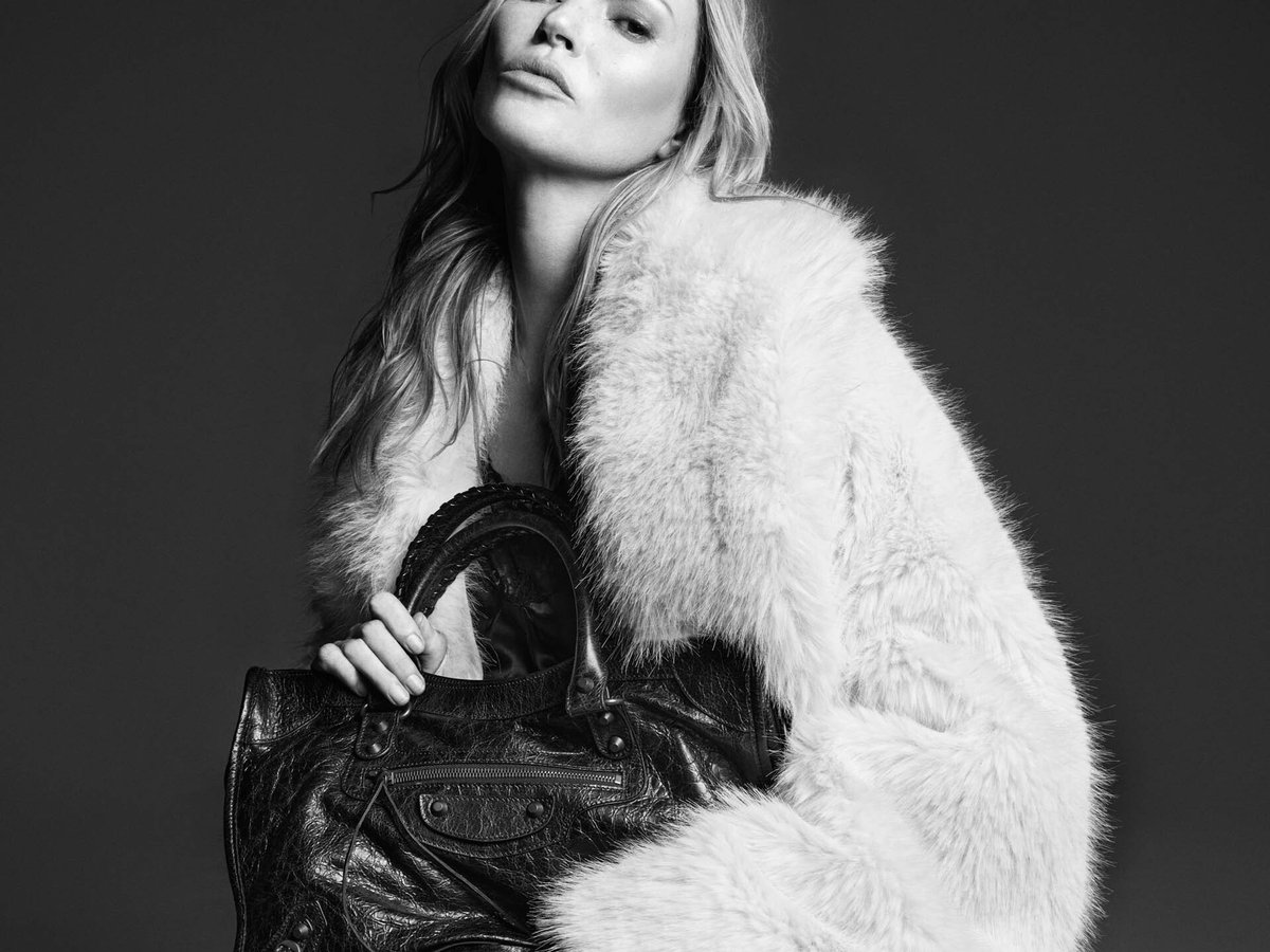 バレンシアガがバッグライン「ル シティ」を復活、ヴィジュアルには  