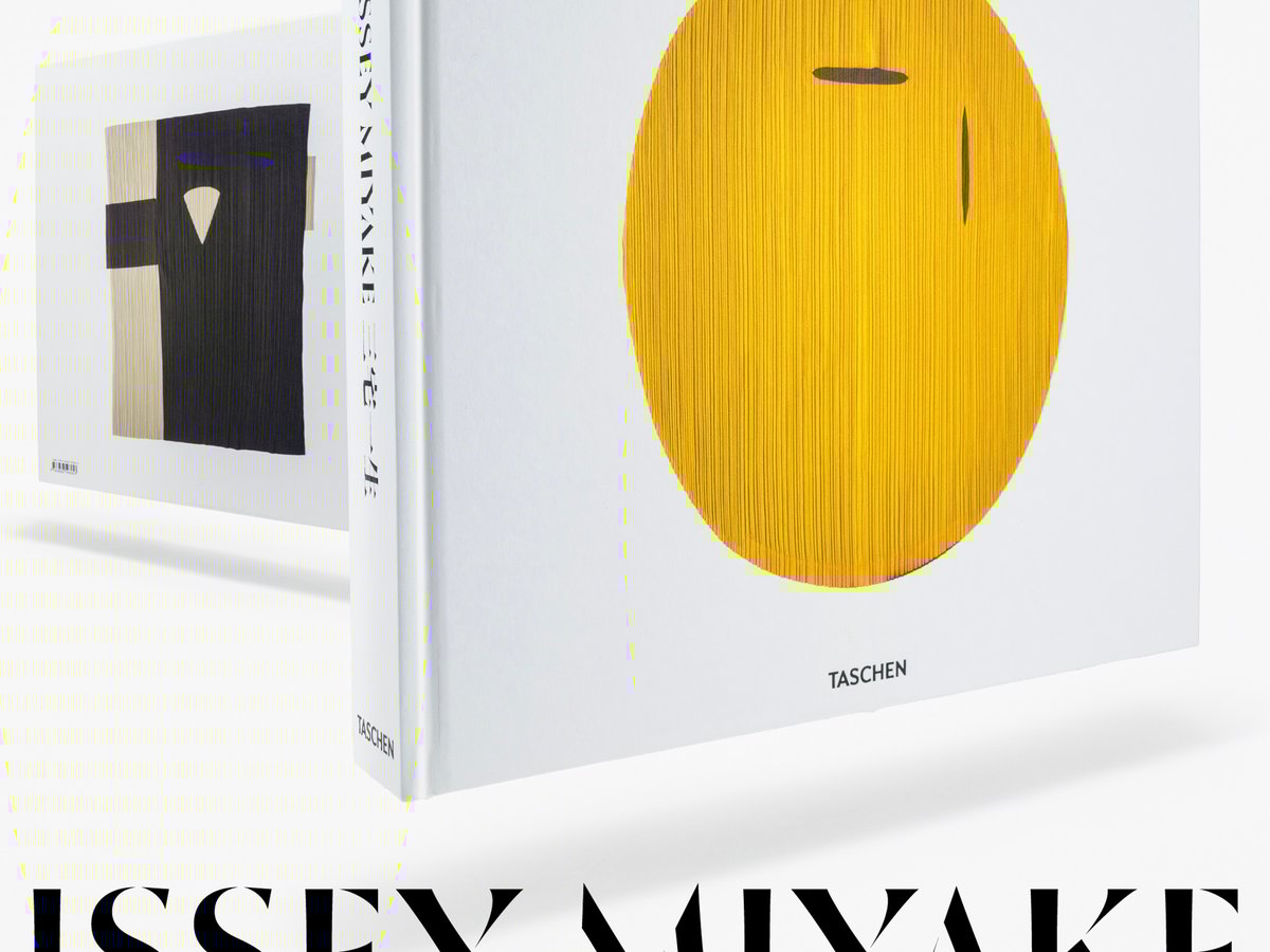 ⭐︎セール！3/9まで⭐︎　三宅一生の発想と展開 ISSEY MIYAKE 今日特価】三宅一生四月限定 ミニキューブ ～ISSEY MIYAKE APRIL
