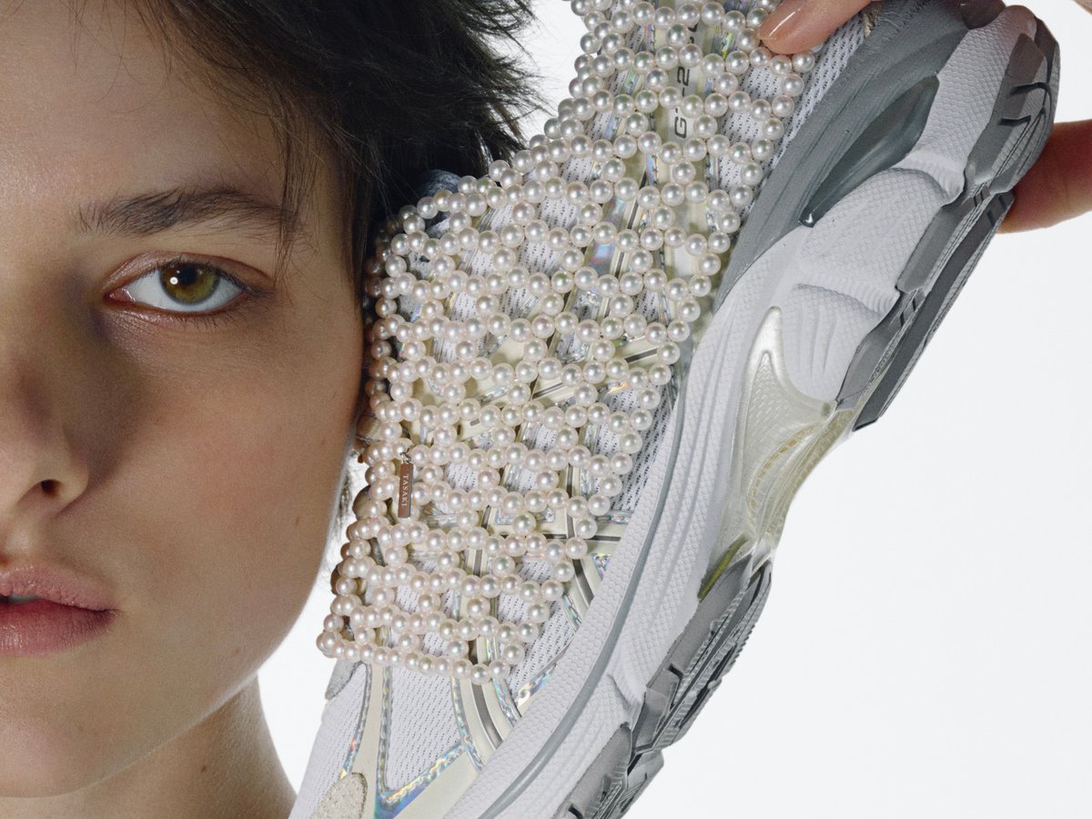 タサキ×アシックス、パールをあしらったオリジナルカラーの「GT-2160