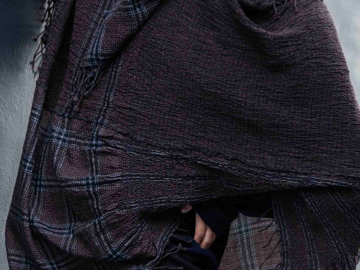 イッセイ ミヤケHaaTが「CREPE TARTAN」を紹介する展示を新宿と京都で開催