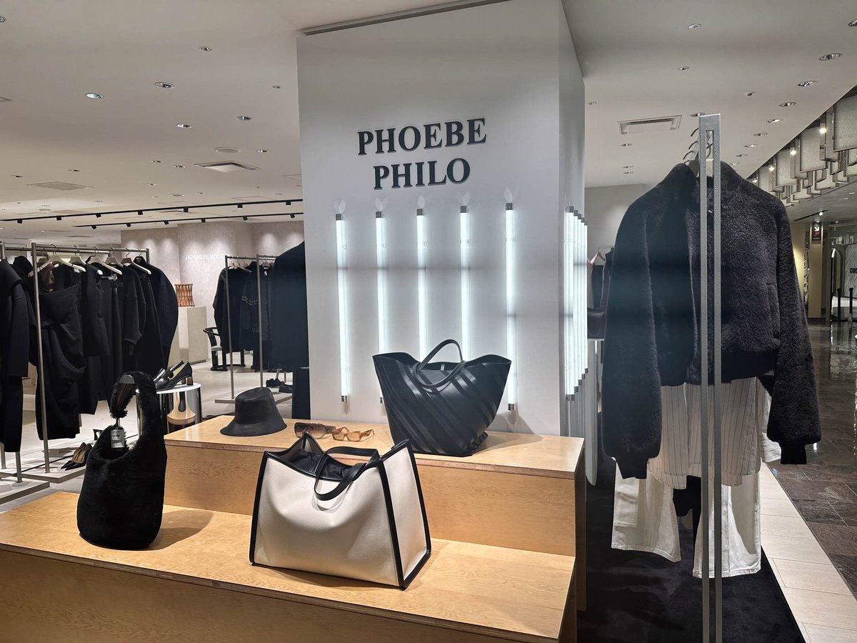 リフレッシュオープンした伊勢丹新宿店4階で「フィービー ファイロ」の